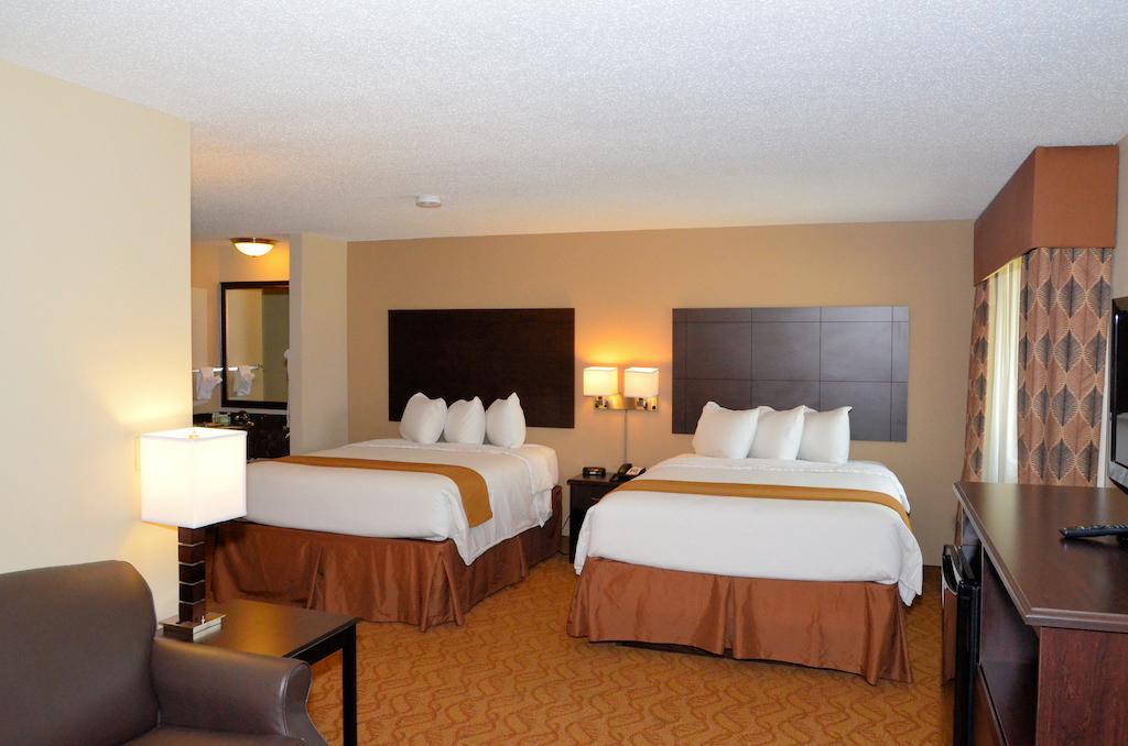 Cobblestone Inn & Suites - Lake View Room photo